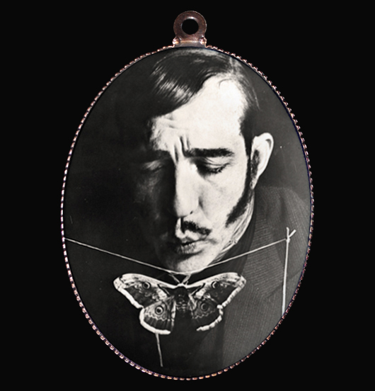 medallion in porcelain with a black and white image representing a magician and a butterfly, the magic in a blow, gift for a friend, gift for 18th birthday, for Christmas