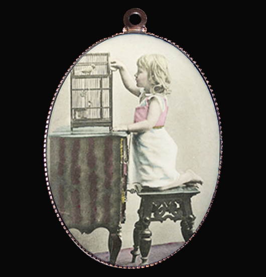 medallion in porcelain with a vintage image representing a child and a birdie to customize a necklace, gift for nature lovers, for a delicate and sensitive person