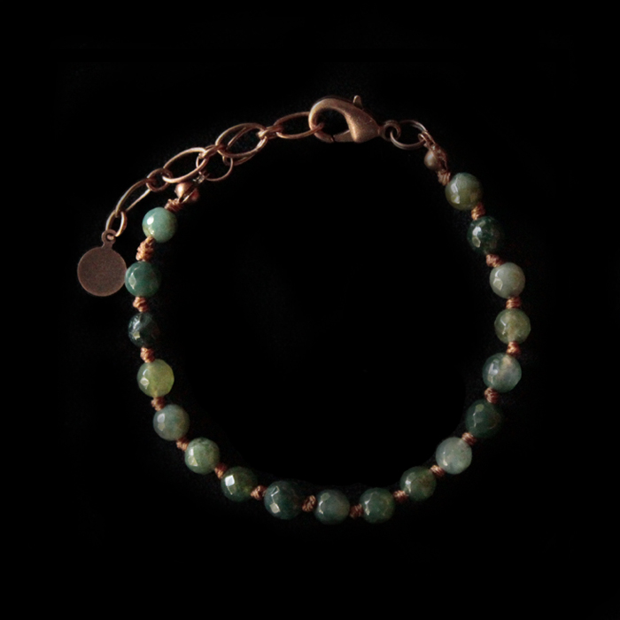 Bracciale in pietra dura, agata muschiata, verde. Base per realizzare un braccialetto unico aggiungendo i ciondoli in rame che vuoi. Regalo unico dedicato a persone speciali.