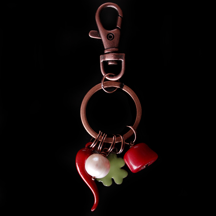 Good luck key ring with four leaf, horn, coral  shaped charms in enamelled copper. Customizable with porcelain initial. Unique gift for a friend, a daughter, a birhday, Christmas.