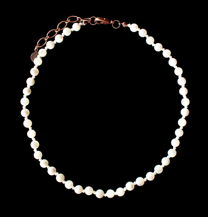 Necklace bracelet in mother-of-pearl ivory colour, base short necklace customizable with exclusive charms, customized gift.