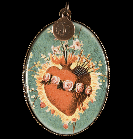 medallion with red sacred heart on turquoise and lilly background, ex voto, gift for mum, birtday gift, gift for a catechist