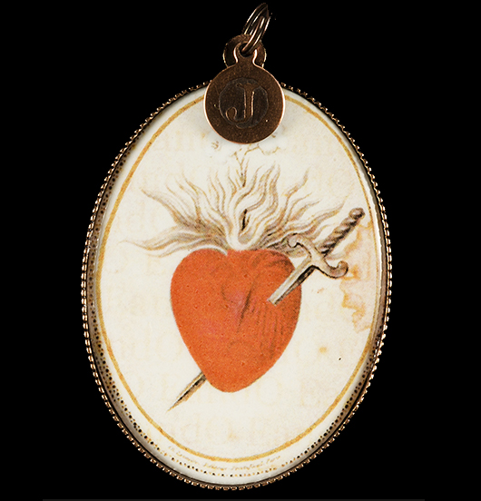 medaglione in porcellana per personalizzare la tua collana con cuore sacro trafitto, ex voto, simbolo dell'amore appassionato, per lui, per lei, per loro, per l'Arte, per quello che ti fa palpitare il cuore e non ti fa dormire la notte, per regalo san valentino, regalo natale, regalo compleanno
