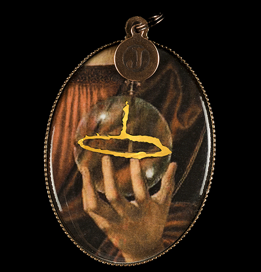 medaglione di porcellana con raffigurato un globo crucigero, per amanti del sacro, del medioevo, dei simboli religiosi