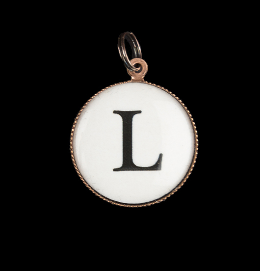 Charm with the letter of the alphabet L in porcelain. Make your jewel, customize it with an initial. Unique gift for your mum, your dad, your sister, your teacher, your friend.