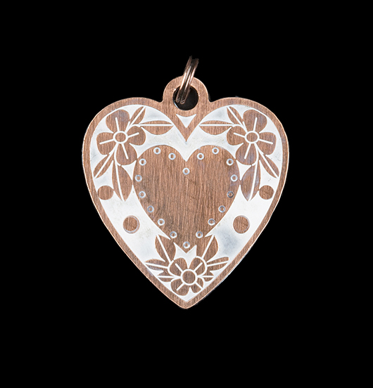 Pendant heart shaped in white enamelled copper. Gift for the person you love, gift for your mum.