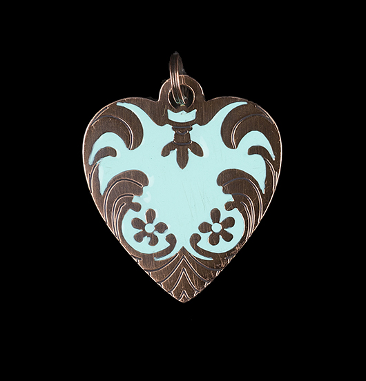 Pendant turquoise rebel heart shaped in enamelled copper, suitable to create your customize jewel. Gift suitable for Valentine's Day, for sea lovers.