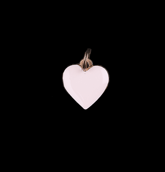 Piccolo cuore in rame smaltato rosa. Ciondolo per personalizzare i gioielli. Regalo per battesimi, comunioni, nascita, bambina, mamma, compleanno.