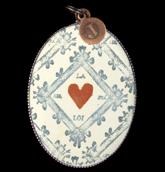 Medallion in porcelain with ace of hearts, with white and light blue colour, a heart that beats for somebody you madly love, Valentine's Day gift, birthday gift, Mother's Day gift