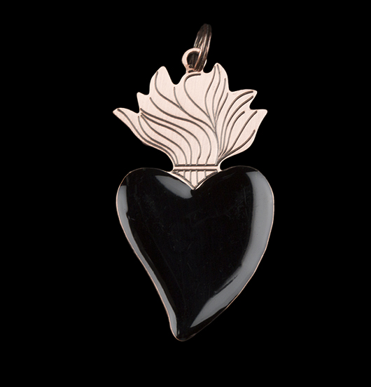 ciondolo cuore sacro ex voto in rame smaltato nero, regalo religione, san valentino, amore