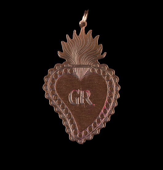 Ciondolo cuore sacro in rame. Collana personalizzata. Regalo unico per occasioni speciali.