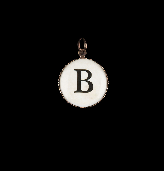 Lettera A, dell'alfabeto, ciondolo in porcellana idea regalo per gioiello personalizzato. Iniziale per una collana un bracciale un gioiello unico. 
